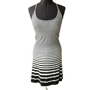 Dakini Athletic Dress Black & White Stripe Sz. XS Scoop-Neck Knee-Length